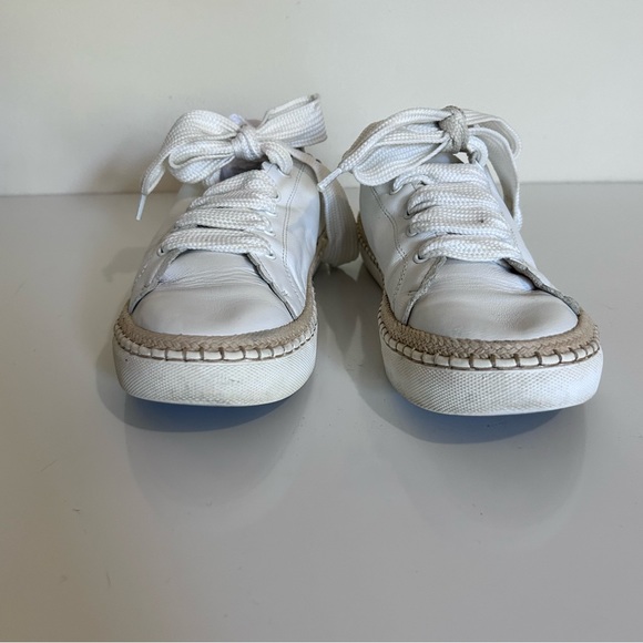 Kate Spade White Leather Scalloped Sneakers size 9 - Picture 2 of 6
